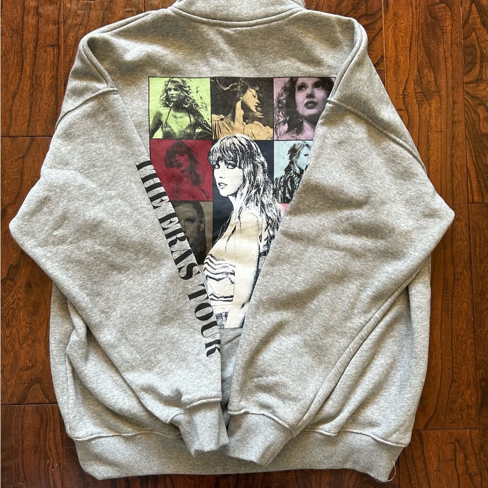 New Taylor Swift Eras Tour gray quarter zip sweatshirt size Extra Large pullover